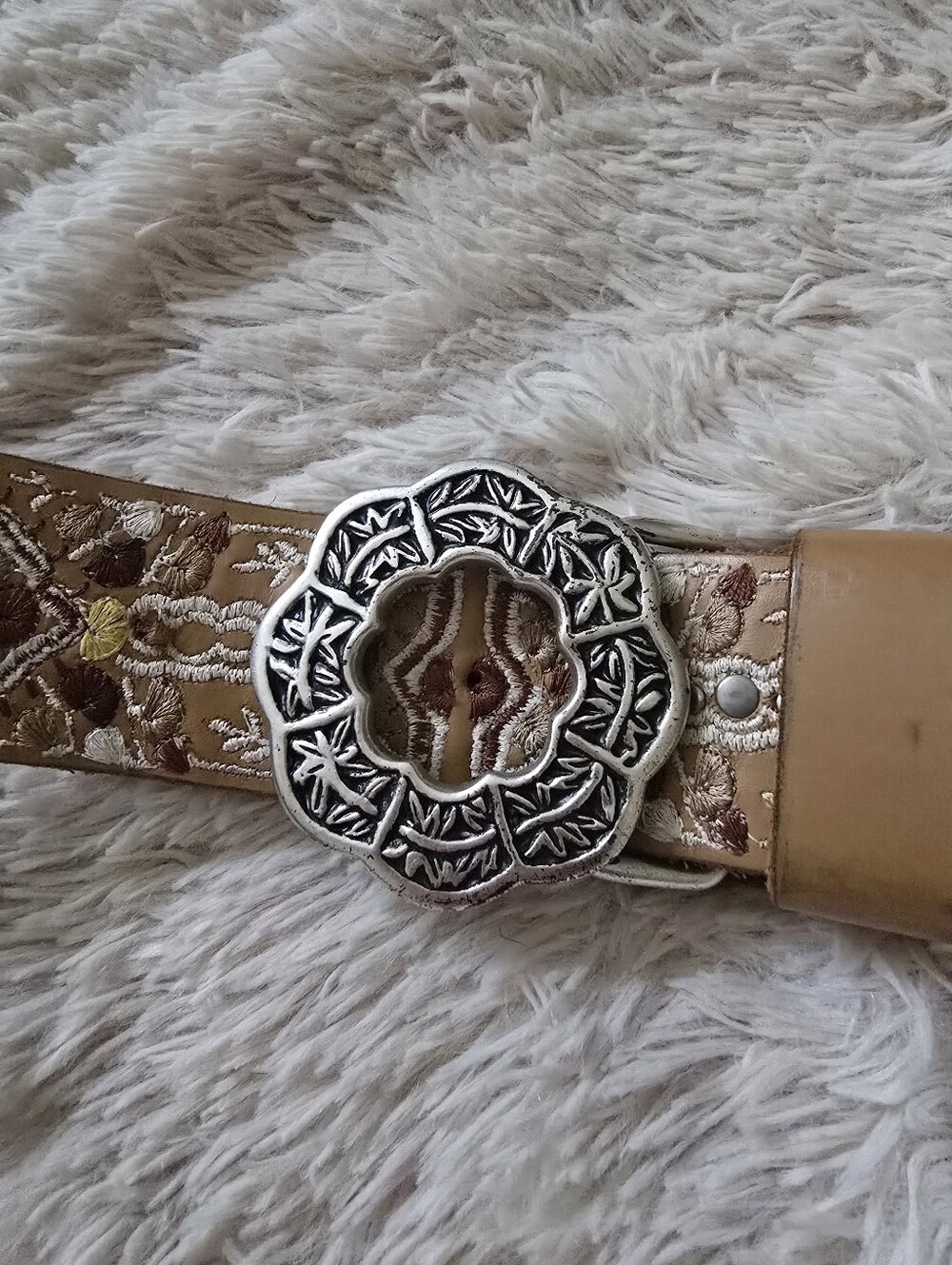 Lucky Brand Vintage Embroidered Leather belt - Picture 2 of 5